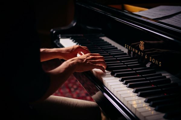 Top ressources pour dénicher des cours de piano à Lille